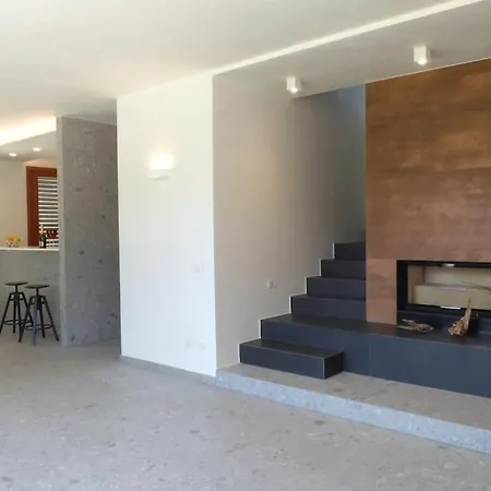 Amarena, Centralissima Giardino E Parcheggio Angera