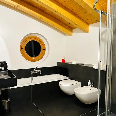 Amarena, Centralissima Giardino E Parcheggio Villa Angera