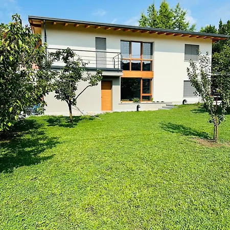 Amarena, Centralissima Giardino E Parcheggio Angera