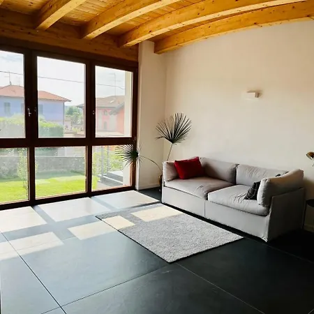 Amarena, Centralissima Giardino E Parcheggio Villa Angera